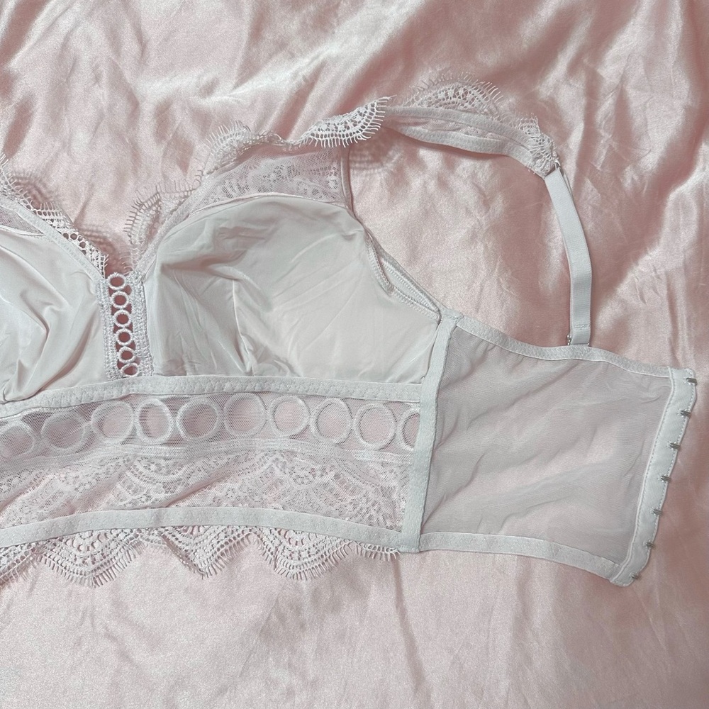 Victoria's Secret Lace Bralette Lilac - Picture 4 of 6